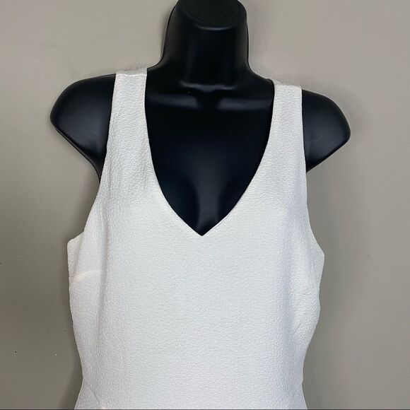 Everly V Neck Ivory Flowy Midi Dress - Picture 3 of 10